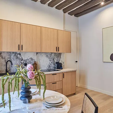 Charming In The Center Of Apartament